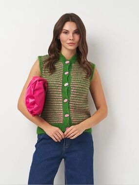 ZARA Blogger Favorite Knit Green & Pink  Vest Gemstone Buttons Small
